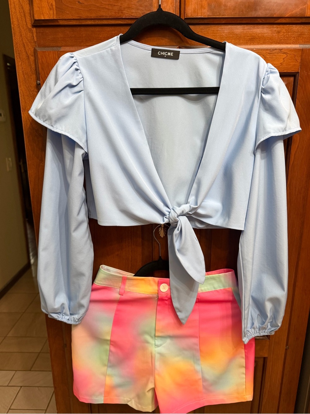Chicme Blue Tie-Front Puff Sleeve Crop Top & Rainbow Shorts Set- NWOT- Size S